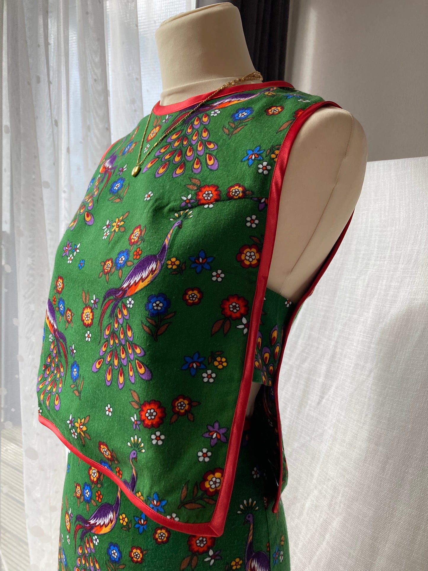 Green Modern Retro Top
